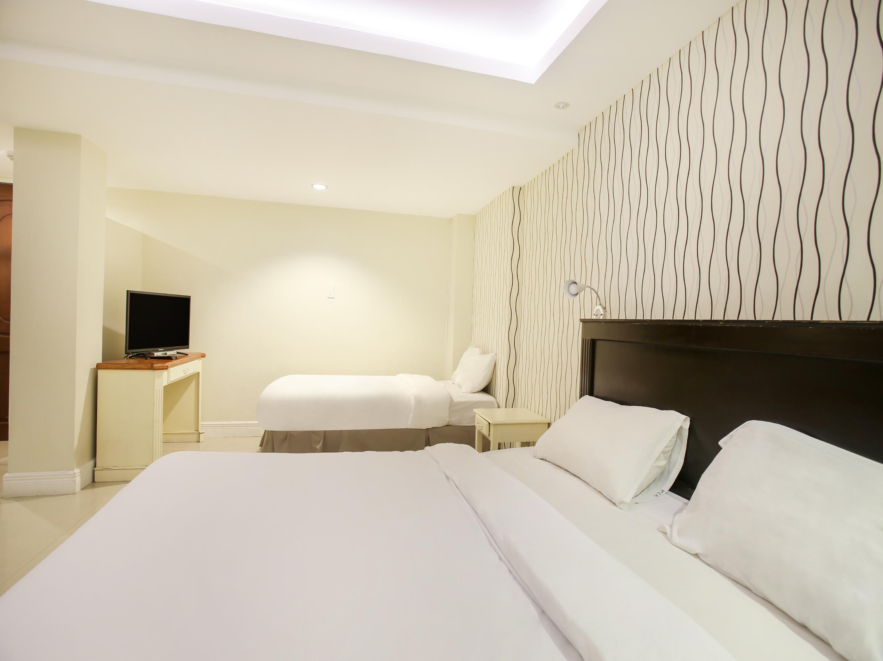 Hotel Euroasia By Bluebookers Angeles Exteriér fotografie