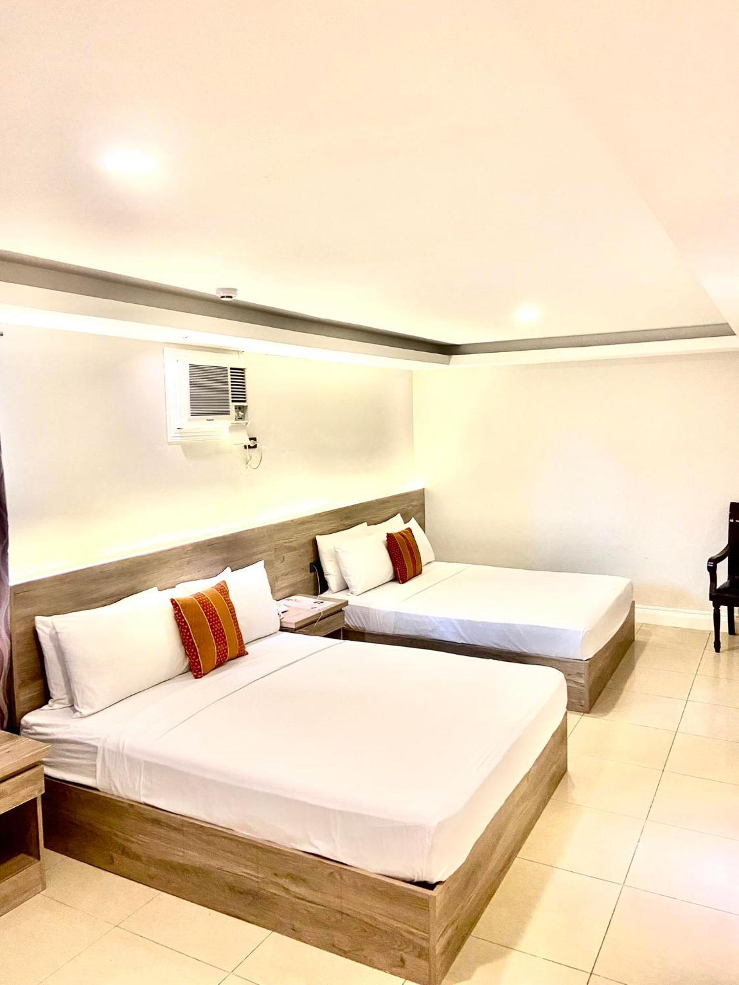 Hotel Euroasia By Bluebookers Angeles Exteriér fotografie