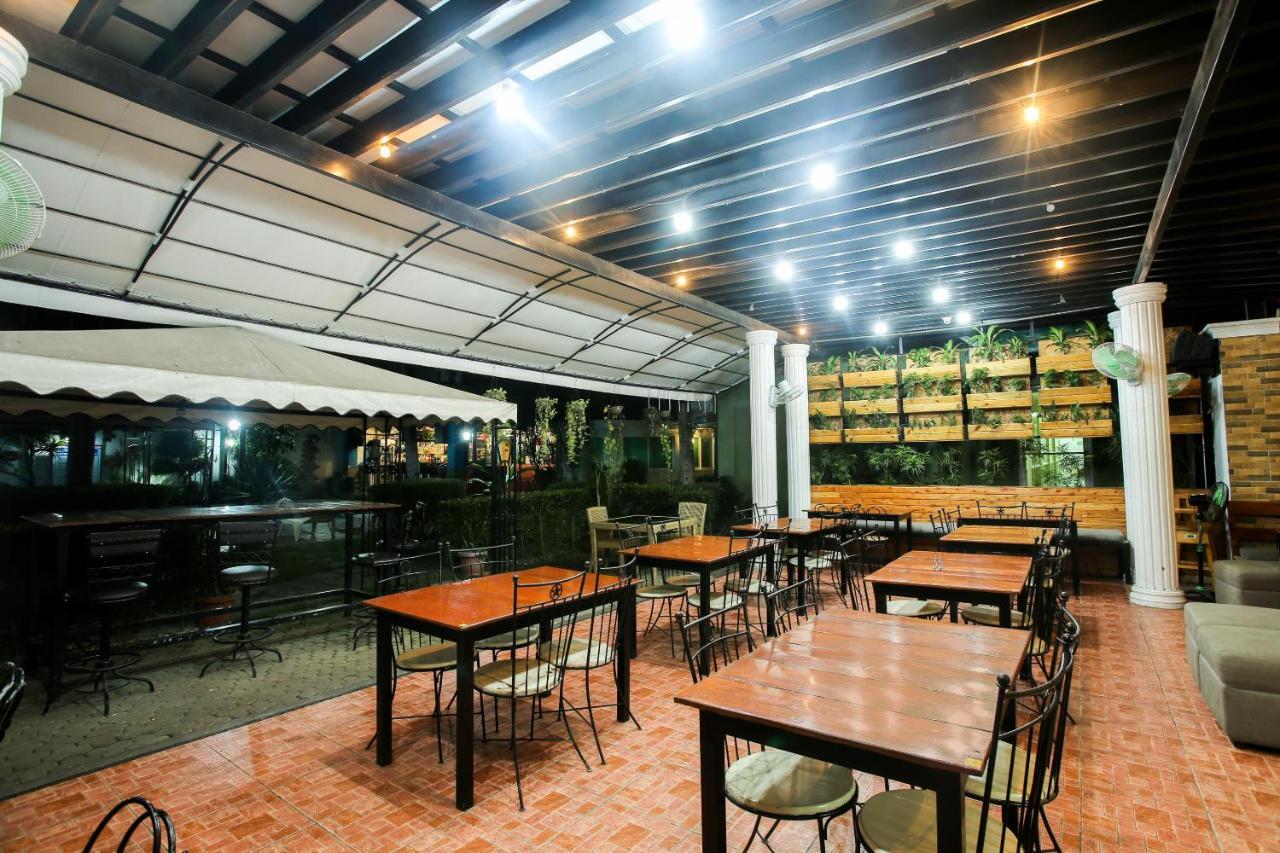 Hotel Euroasia By Bluebookers Angeles Exteriér fotografie